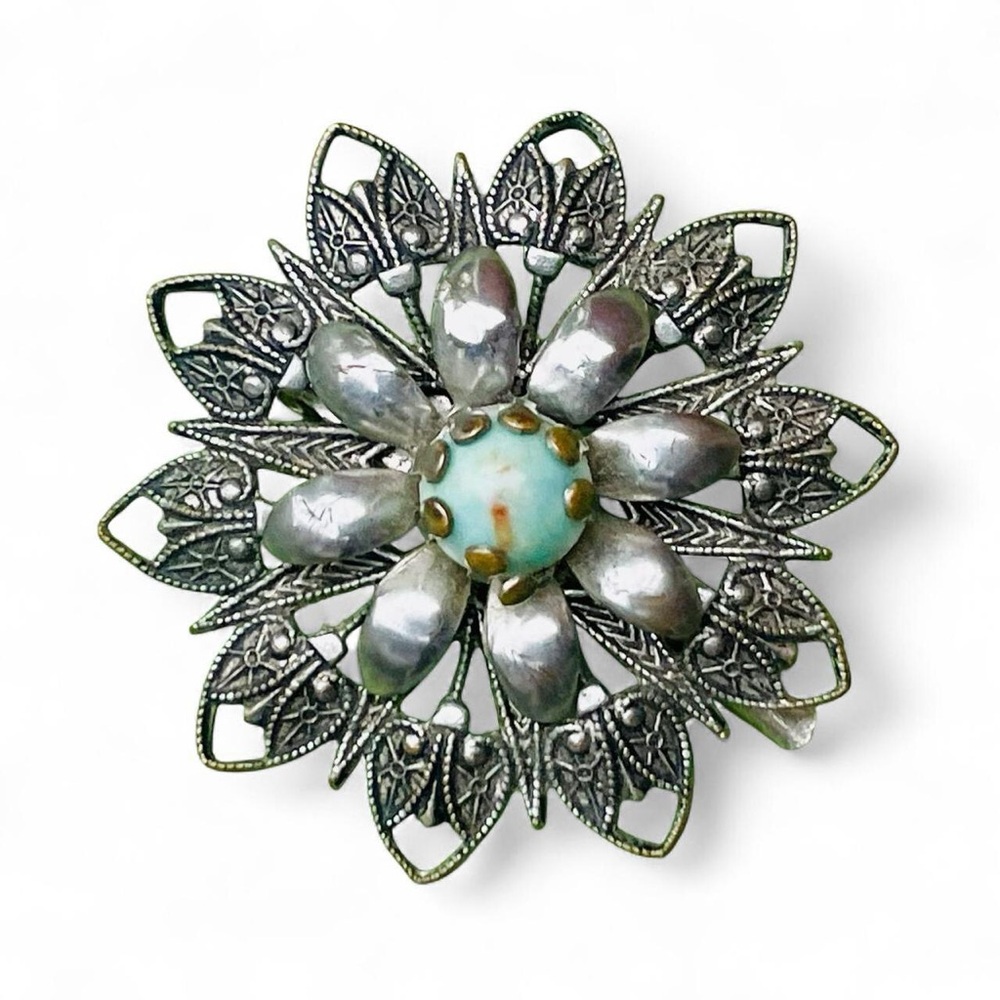 Vintage Silver and Blue Cabochon Brooch With Elegant Filigree